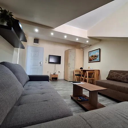 Franks Apartment